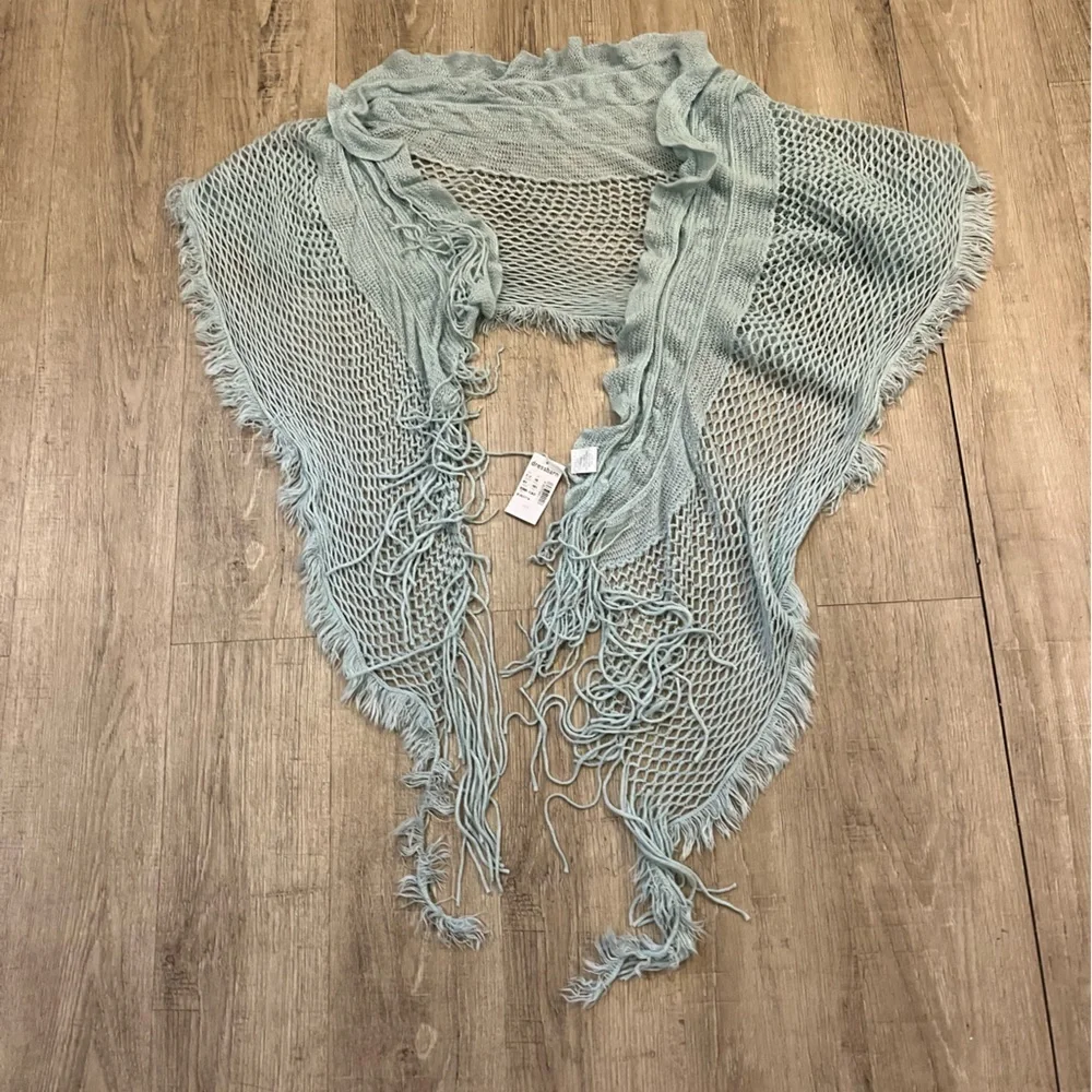 NWT Dressbarn Light Blue Knit Shawl
